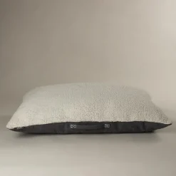 Couchage pour chien coloris gris coussin Scruffs Eco Eden - Taille L 100 x 70 cm