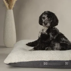 Couchage pour chien coloris gris coussin Scruffs Eco Eden - Taille M 80 x 60 cm