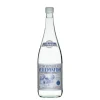 Eau plate Vintage. La bouteille en verre de 1 L