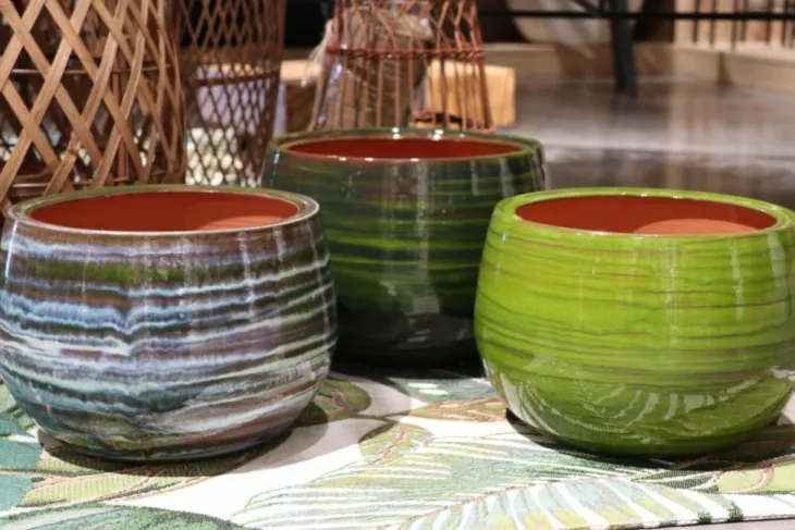 Pot en terre cuite émaillée vert Forêt Les Poteries d’Albi Le Liseré - Ø 25 x H 19 cm