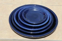 Soucoupe en terre cuite émaillée bleu Nuit étoilée Les Poteries d’Albi - Ø 28 cm